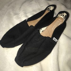 Toms black flats